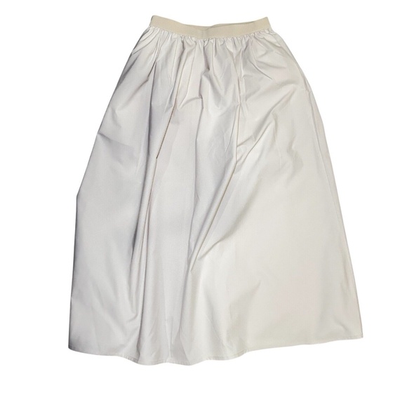 UNIQLO Women's Satin Skirt Size Small (S) - Natural Light Beige Flowy Sleek NWT - Picture 1 of 5